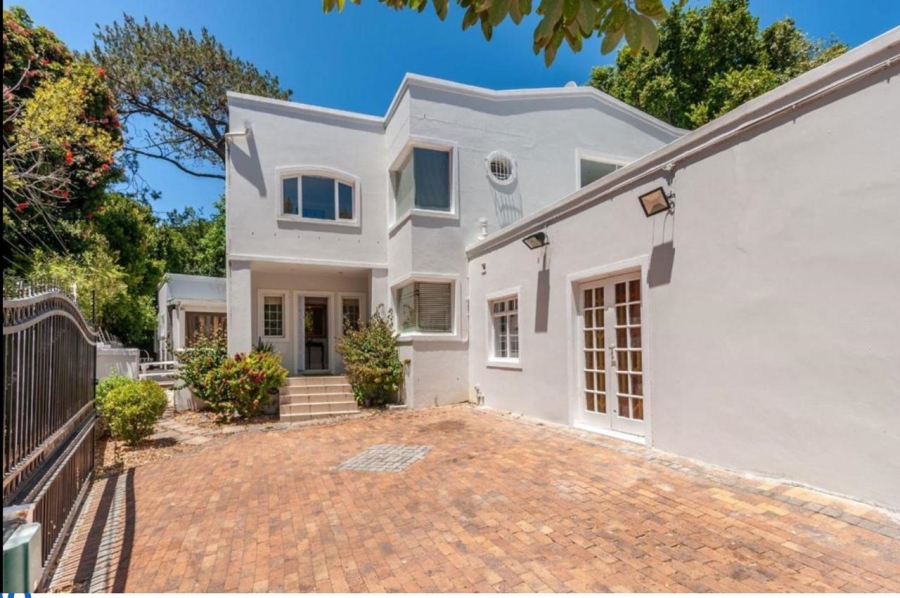 4 Bedroom Property for Sale in Wynberg Upper Western Cape
